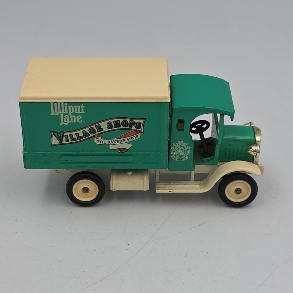 Promotional Lilliput Lane Village Shops , The Baker's Shop Model T Van, By Lledo